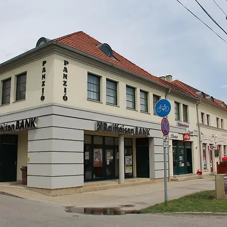 Rabensteiner Panzio Guest house